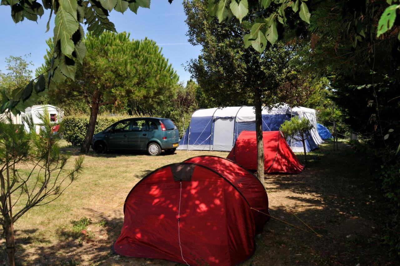 Camping Le Beaulieu Пюійборо Екстер'єр фото